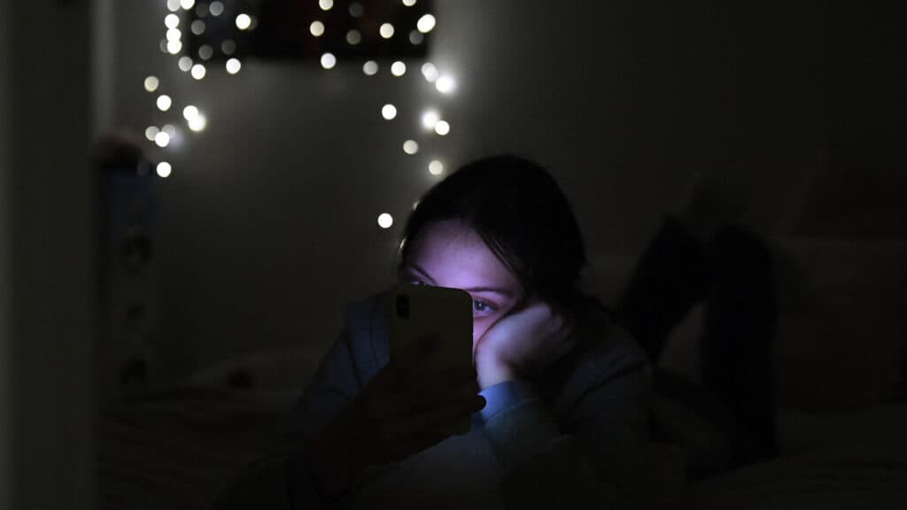 Increased calls to 988 hotline associated with a drop in suicides among young people, study finds