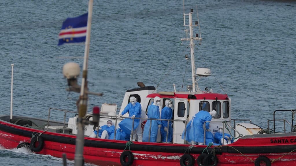 Spain readies for evacuations as a hantavirus-hit cruise ship heads for the Canary Islands