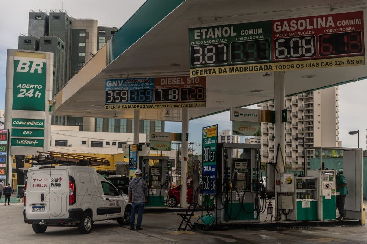 Brazil Extends Measures to Limit Fuel Price Hikes by Two Months