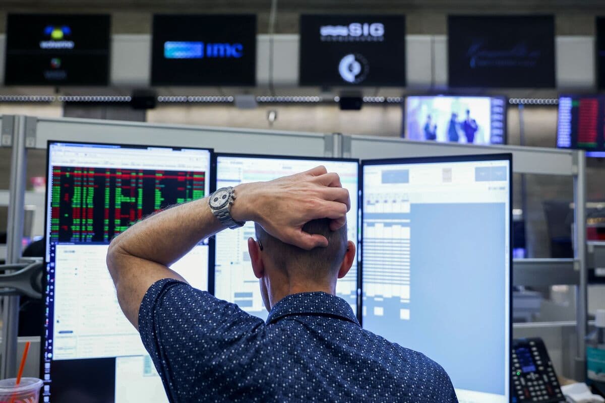 Charting the Global Economy: Jobs, Inflation Feed Rate-Hike Bets