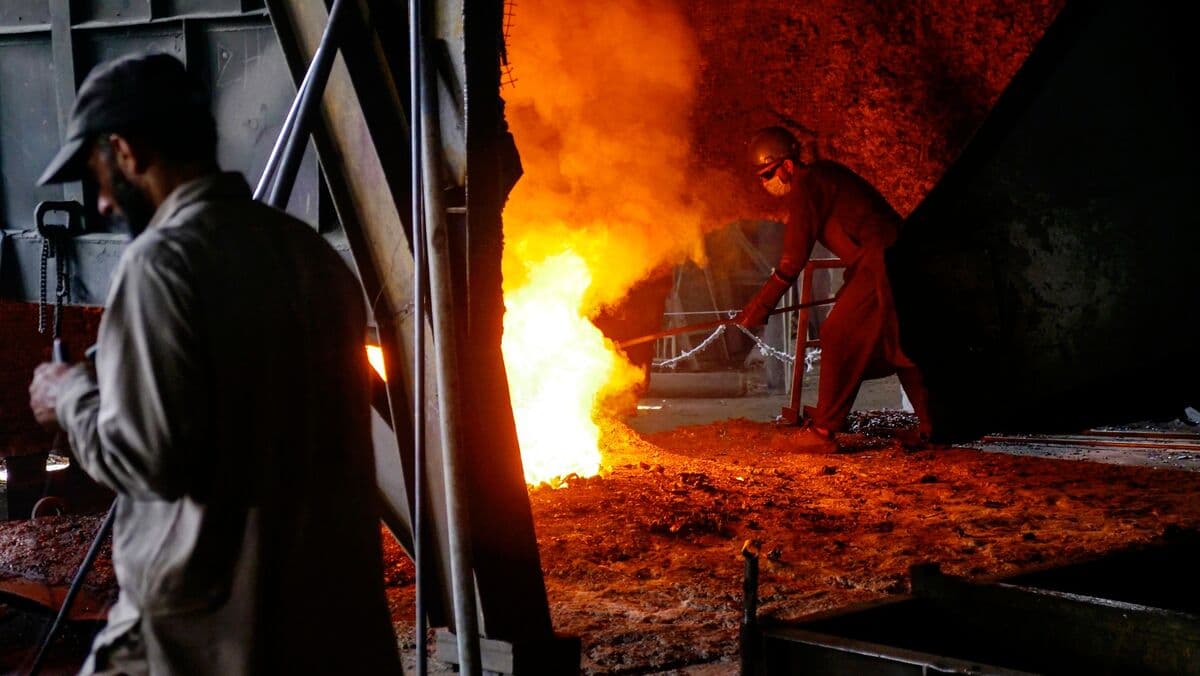 Pakistan Outlines 4% Growth Target For Next Fiscal Year