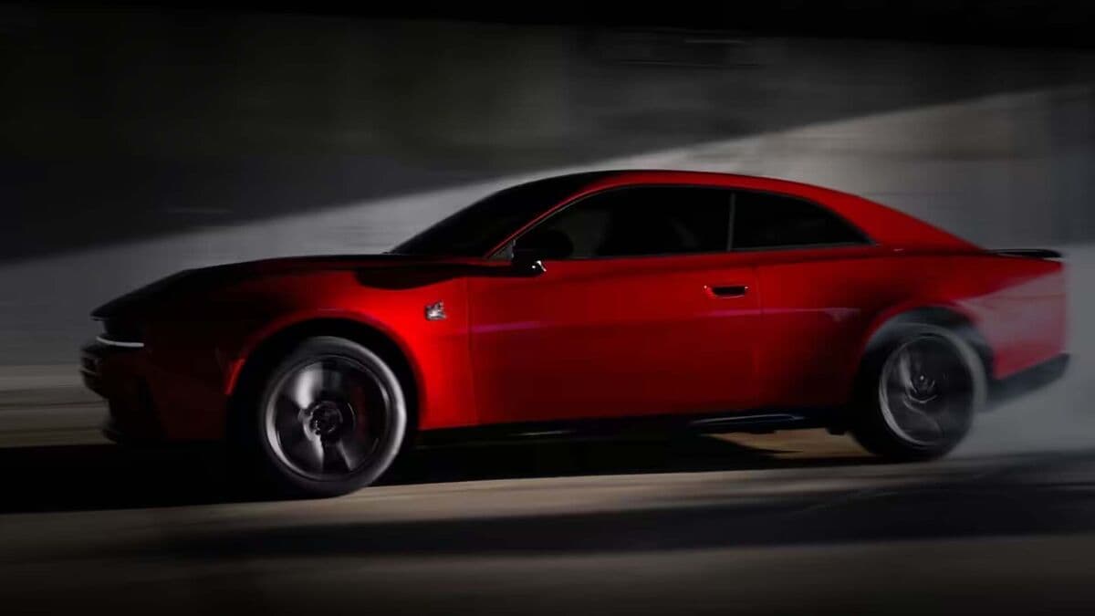 Chrysler Reverses Luxury Strategy, Turns to $30k Models