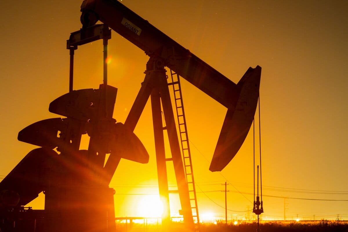 Oil Steadies as US Sees Progress in Iran Deal Despite Tensions