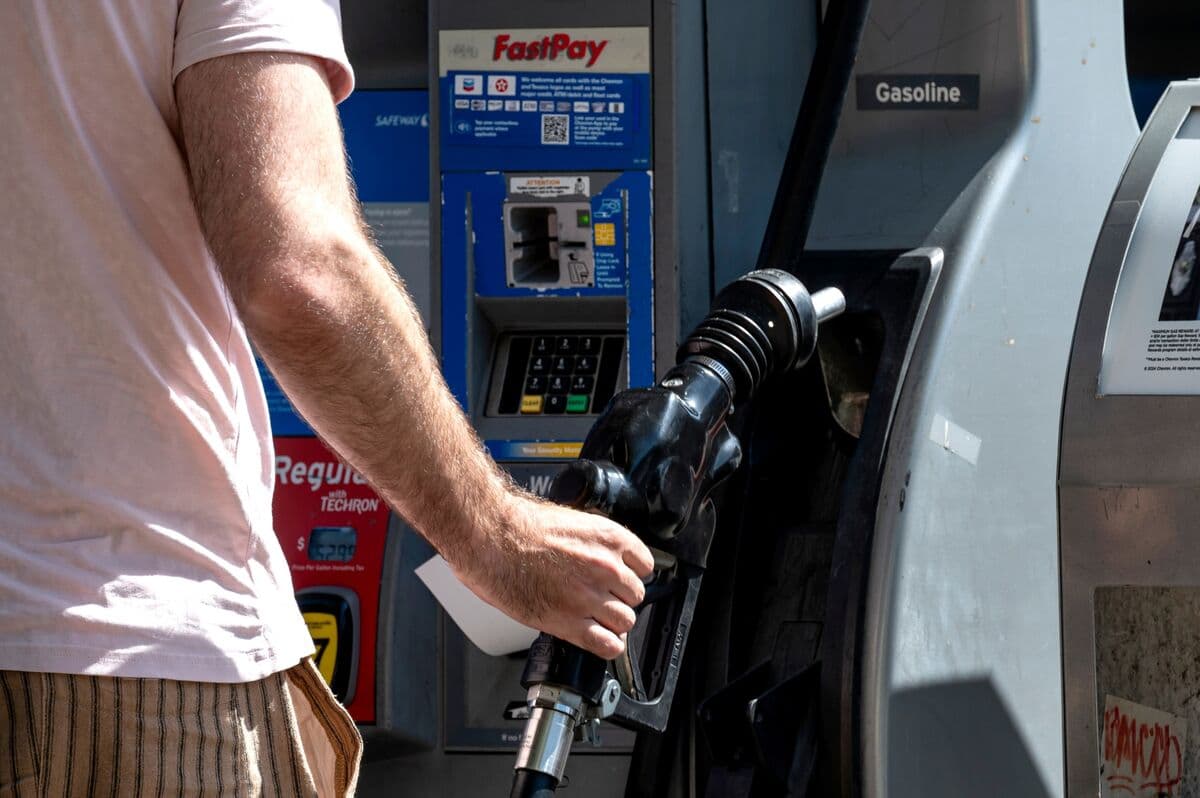 Trump Team Seeks Longer Gas Tax Holiday With Phased-In Return