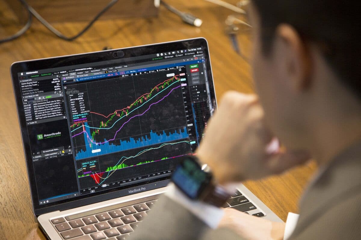 Why Staying Long Makes Sense With ETFs