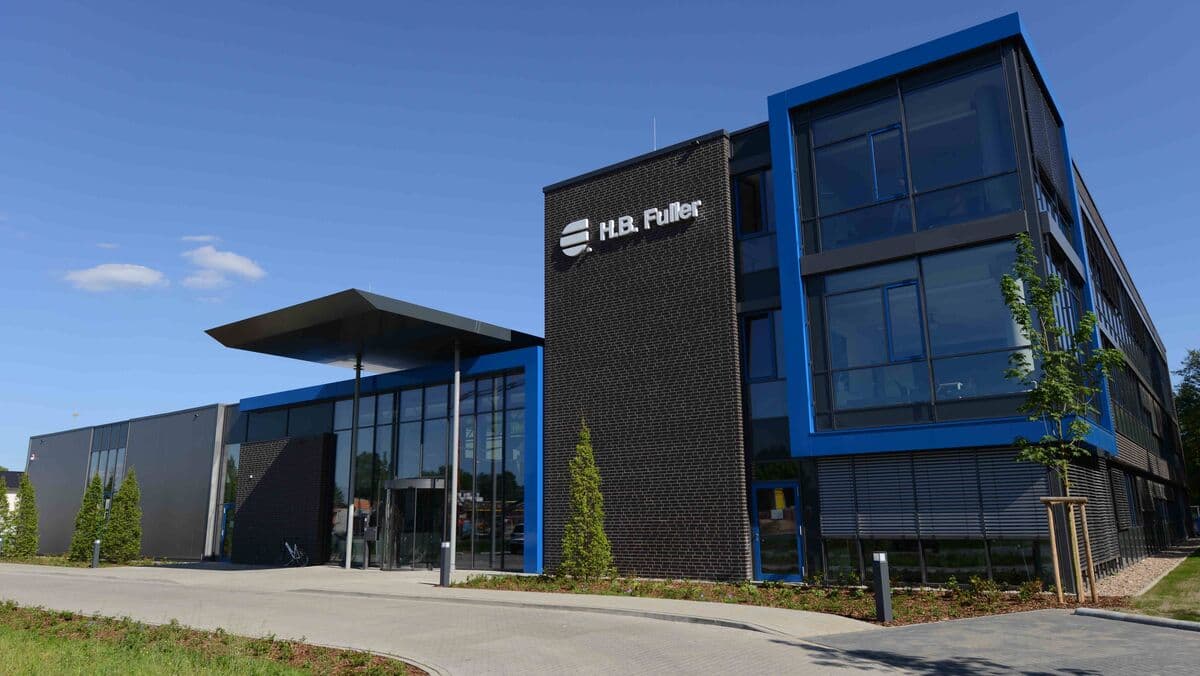 Activist Ancora Pushes H.B. Fuller to Drop Bid for UK’s AMS