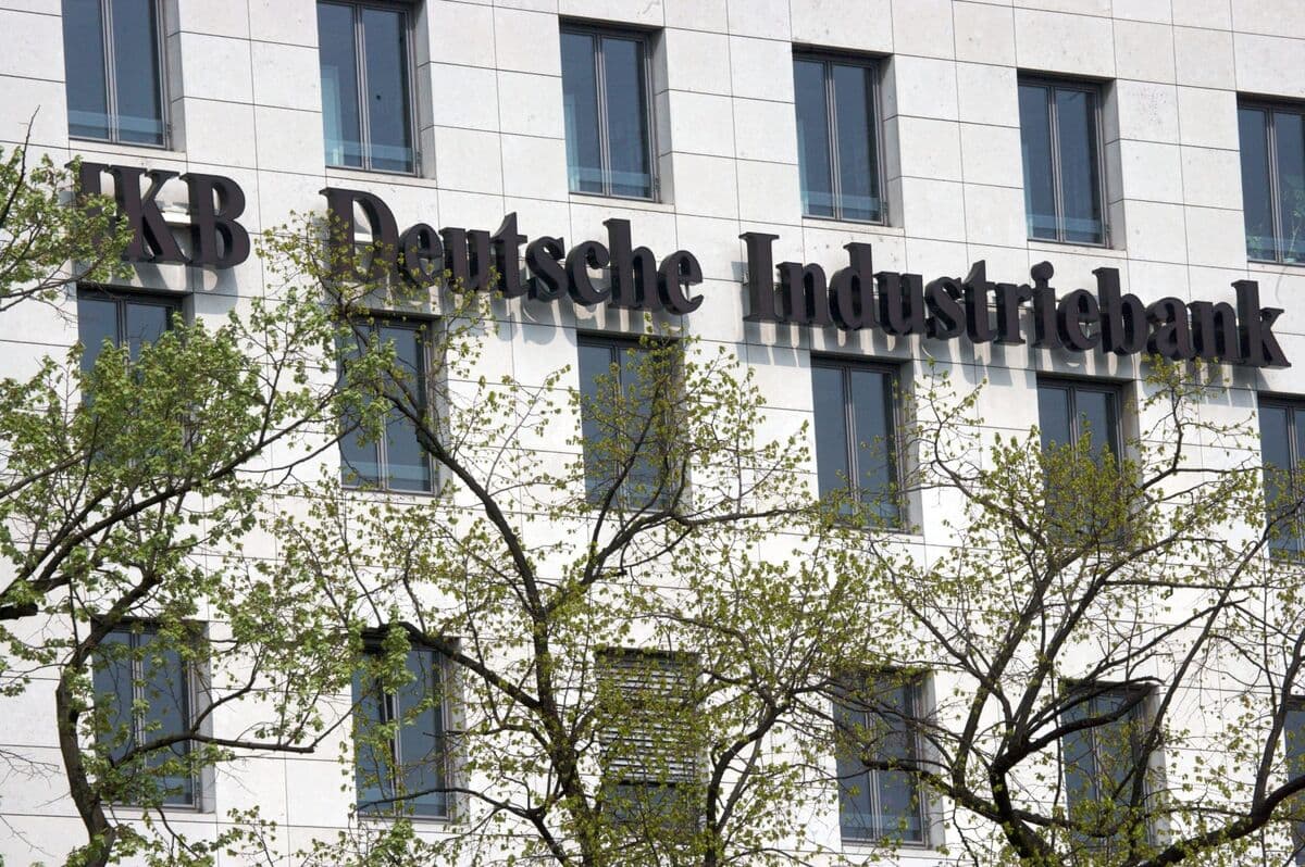 Lone Star Weighs Sale of Lender IKB After Nearly 20 Years