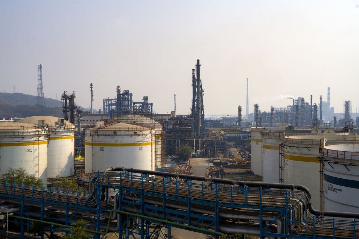 India Seen Making Slow Return to Mideast Oil as Hormuz Reopens