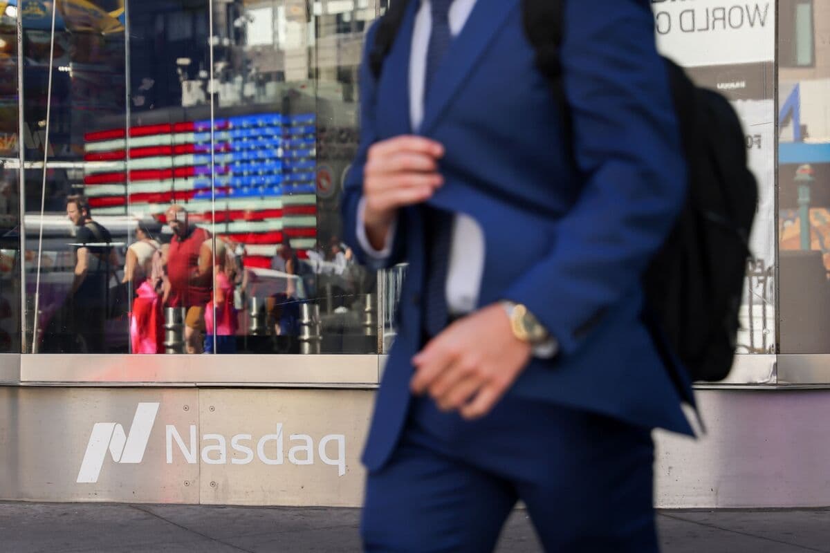 Oil Holds Losses After Iran Deal Spurs Stock Rally: Markets Wrap