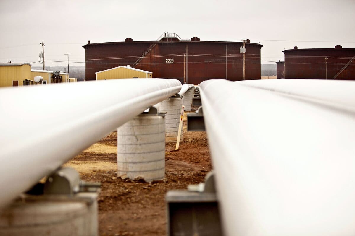 Oil Surges as Fresh US Strikes on Iran Threaten Fragile Truce