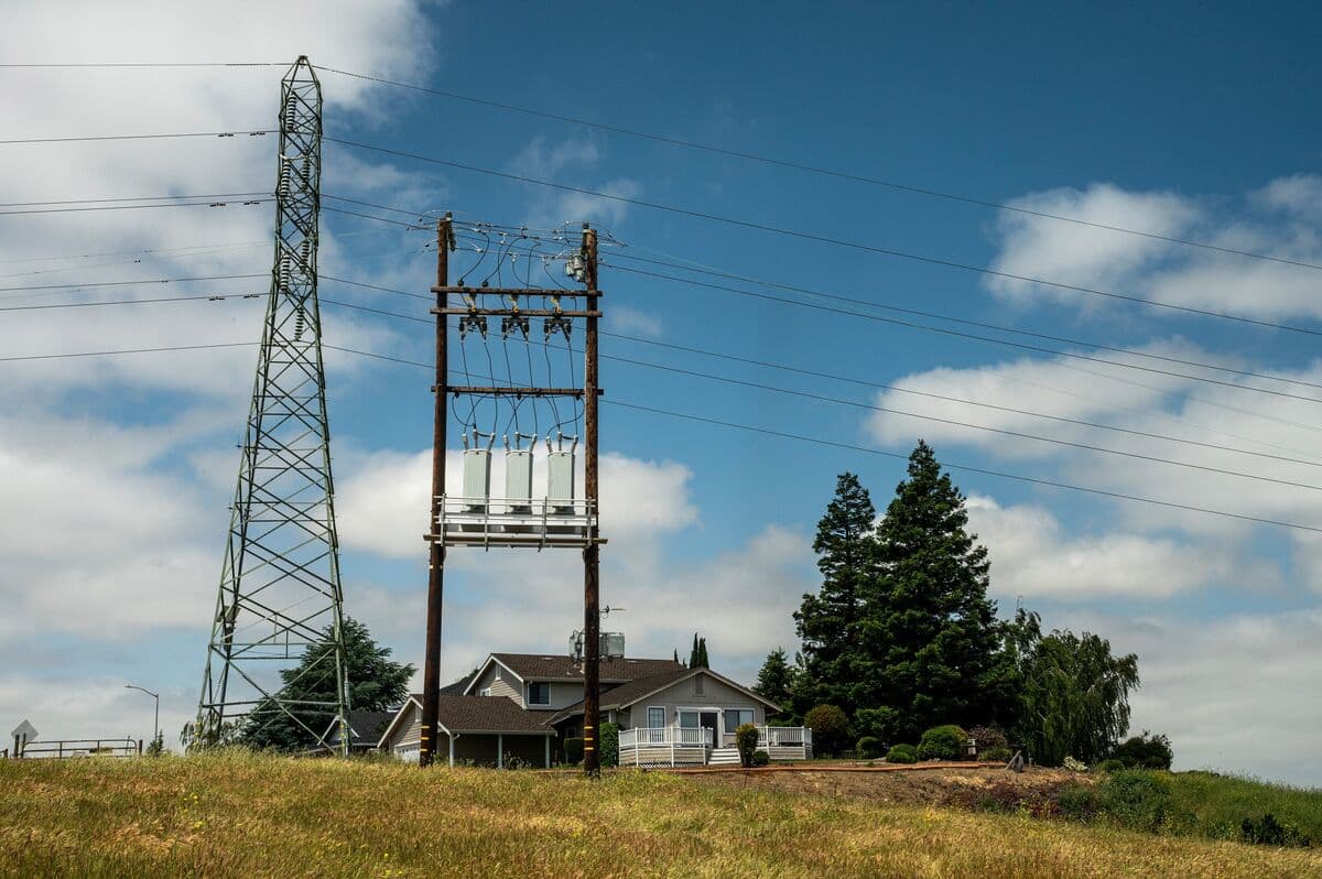 US Power Prices Climb 61% Faster Than Inflation as Demand Surges
