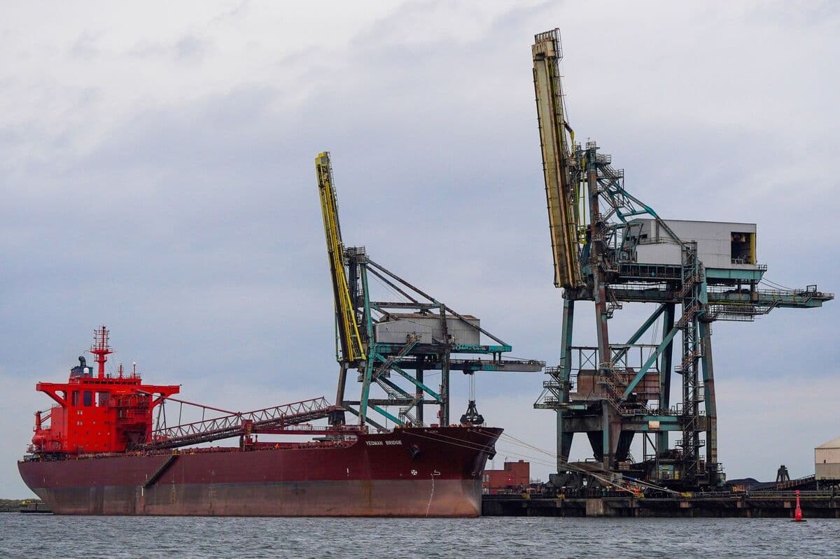 Fertilizer Ships Face Long Backlog Even If Hormuz Reopens