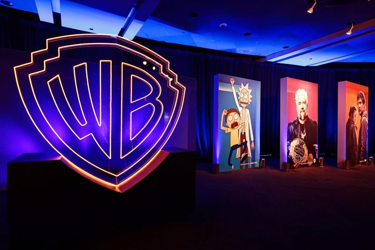 Warner Bros. Set to Price $15 Billion Loan Deal Amid High Demand