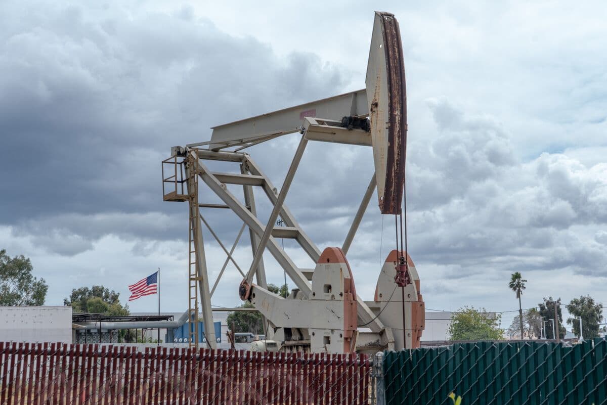 US Crude Inventories Drop By Most on Record as Exports Surge