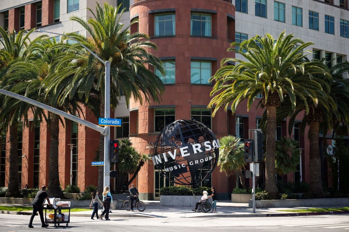 Bill Ackman’s Pershing Square Set to Exit Universal Music Stake