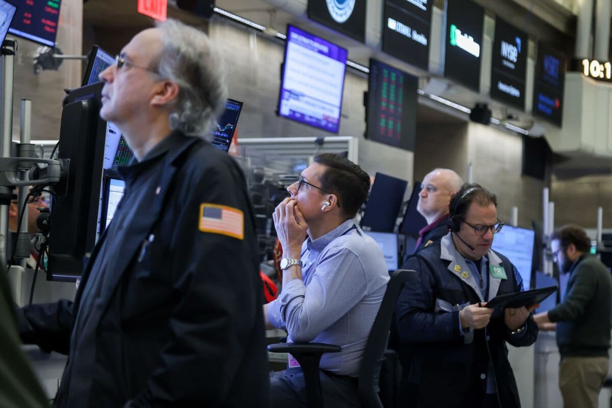US Stocks Extend Win Streak on Peace Deal Hopes, AI Excitement