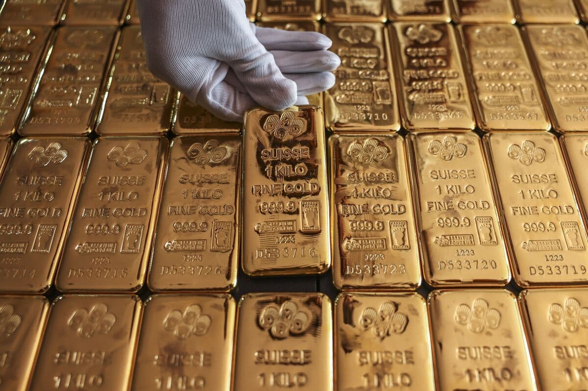 Gold Steadies as Traders Weigh Potential to Revive US-Iran Talks