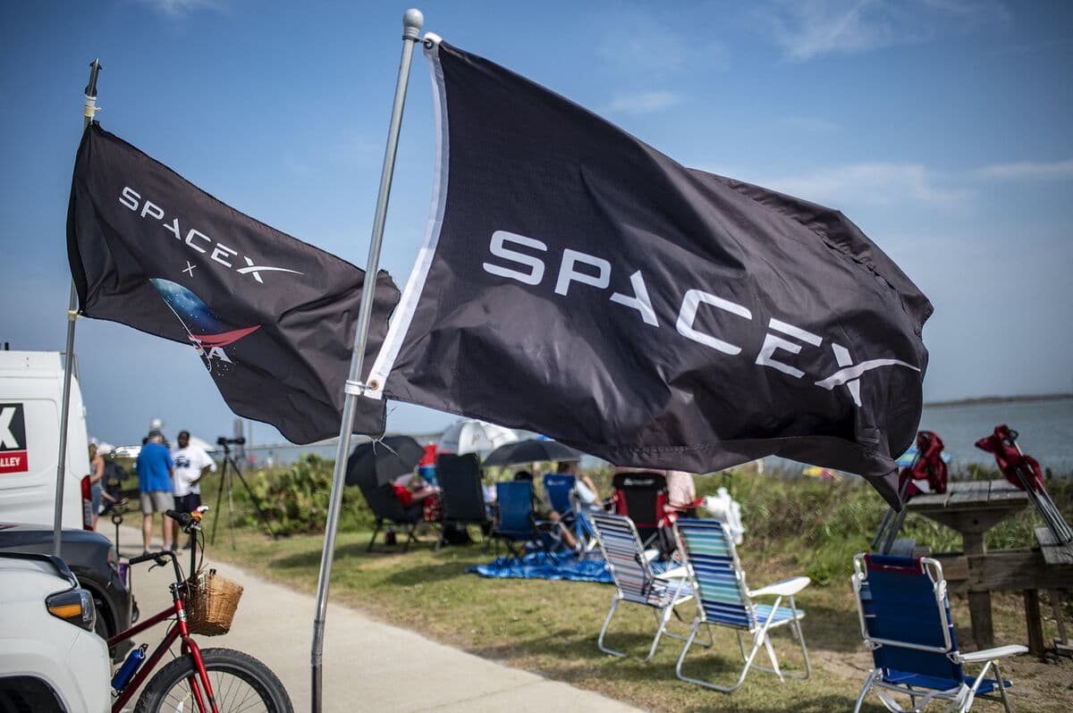 SpaceX Investor Powerlaw Debuts on Nasdaq as IPO Race Heats Up