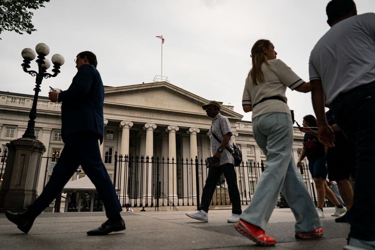 Bonds’ Oil-Driven Selloff Stalls as Growth Concerns Return