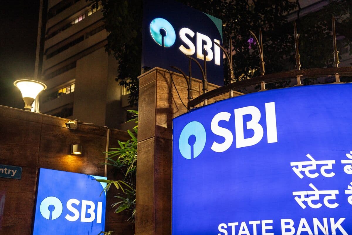 India Bank Shares Jump as Deposit, Yield Worries Ease