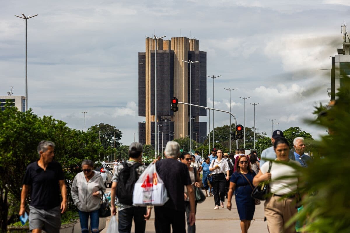 Diverging Rate Paths Force Reshuffle in Emerging-Market Bets