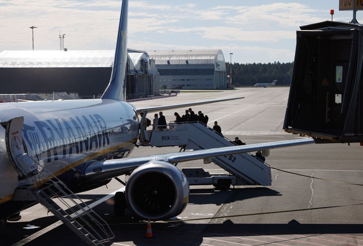 Ryanair Investigated Over Charging Parents to Sit With Children