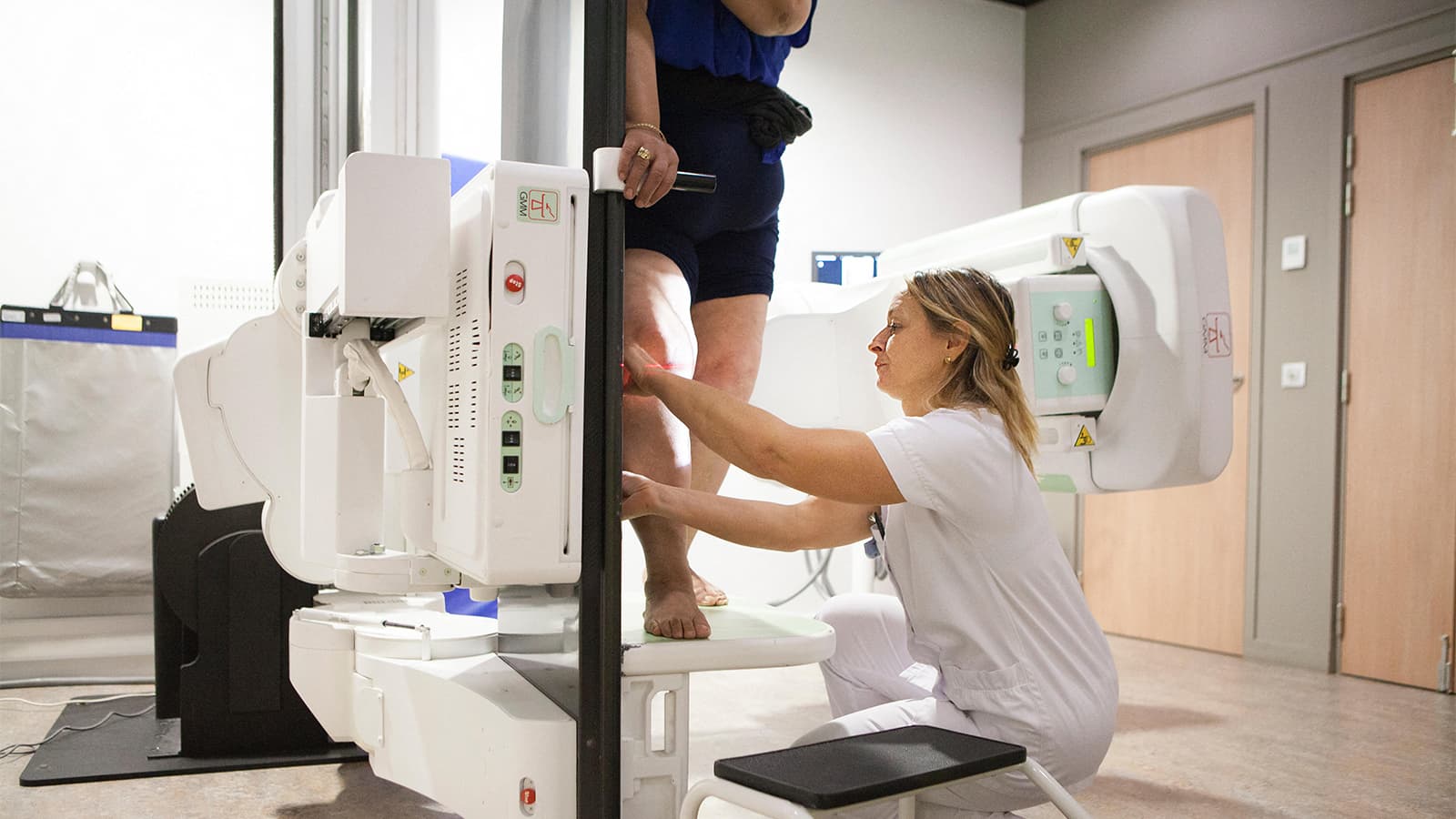 GLP-1 Drugs Cut Need for Knee Replacement