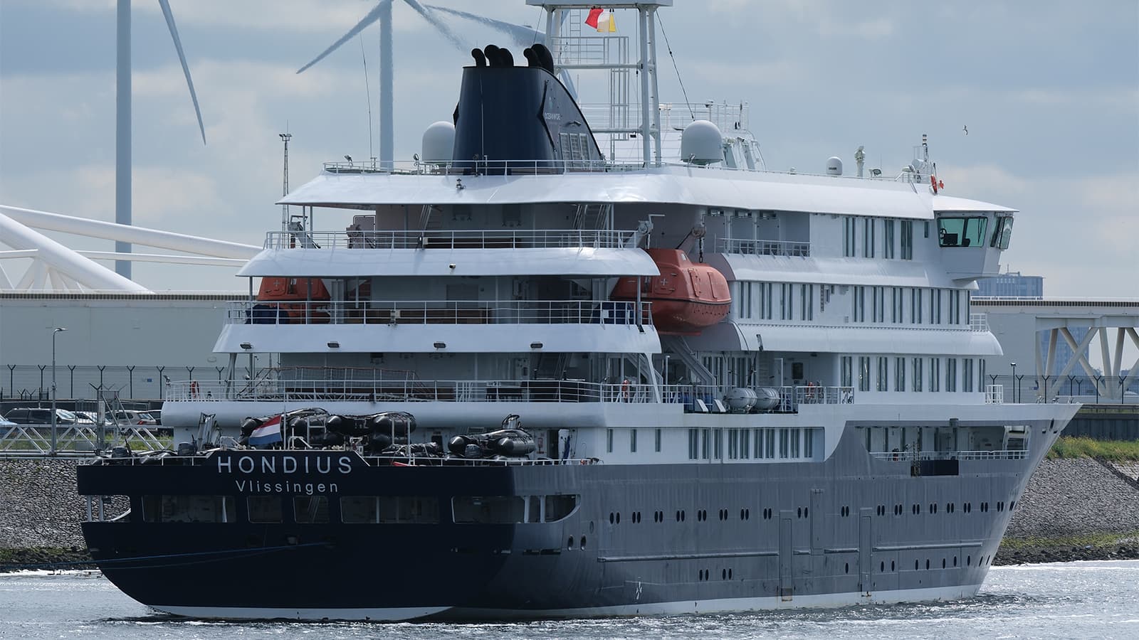 U.S. Puts up $750K to Evacuate Hantavirus Cruise Ship Passenger From Remote Island