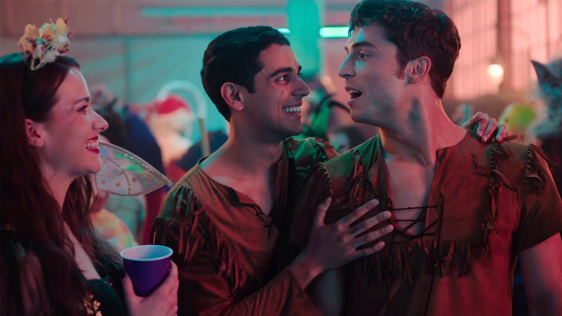 Benito Skinner Teases ‘Overcompensating’ Season 2 Has “A Maturity To It” & “Feels More Queer” As Benny Ventures Out Of The Closet