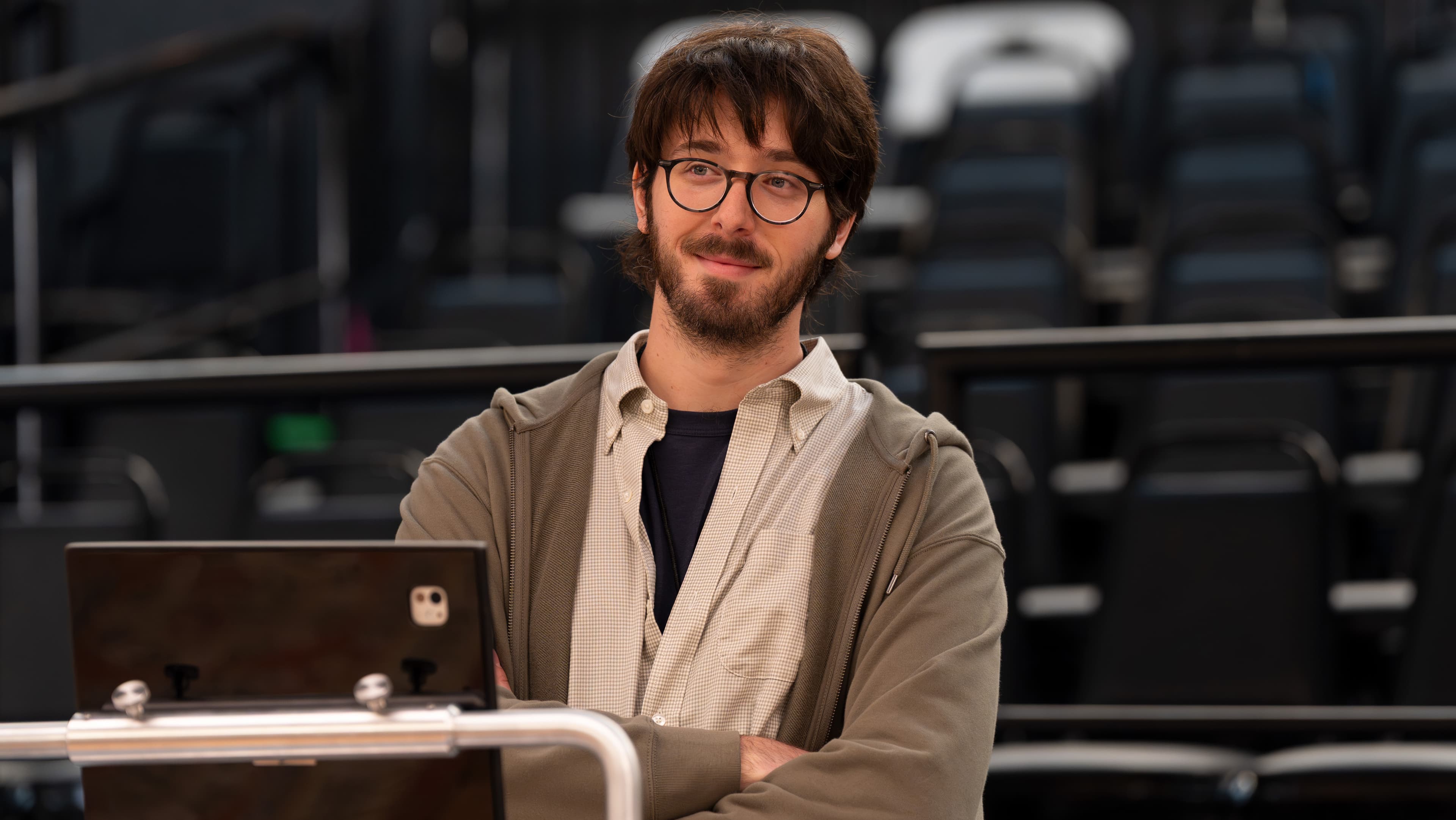 ‘The Comeback’s Julian Stern On How His Character Provides “Hope” Amid AI Surge & Working With Mom Lisa Kudrow: “I Was Really Nervous”