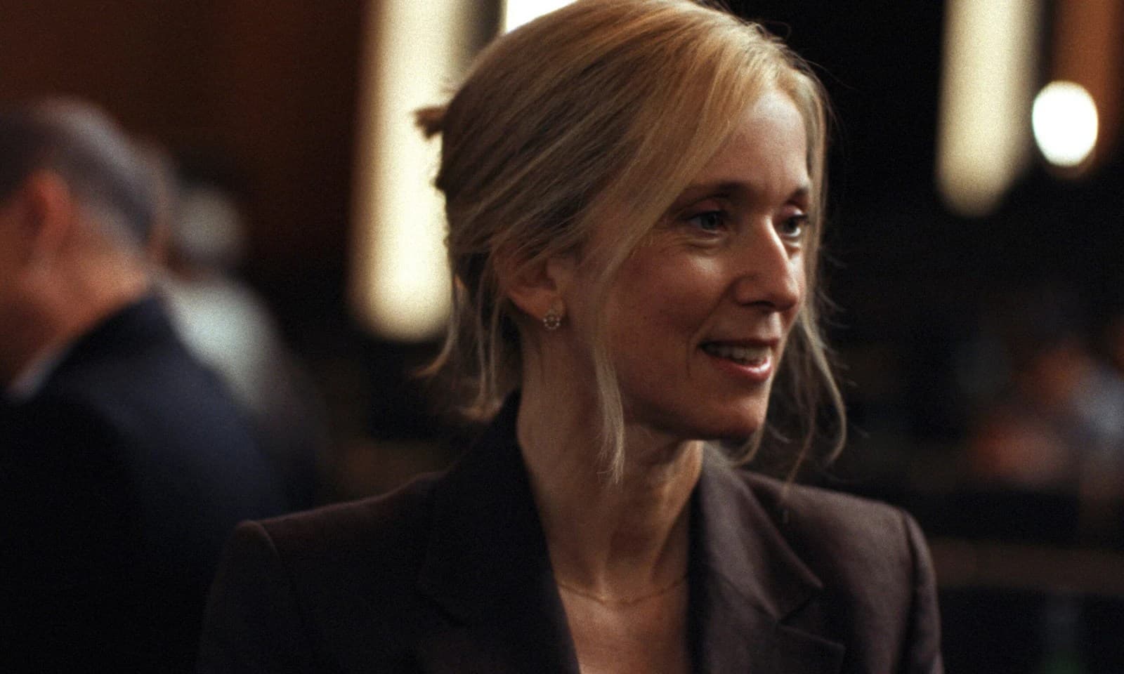 ‘A Woman’s Life’ Review: Léa Drucker Shines In Compelling Portrait Of A Doctor Who Saves Lives While Trying To Keep Her Own Intact – Cannes Film Festival