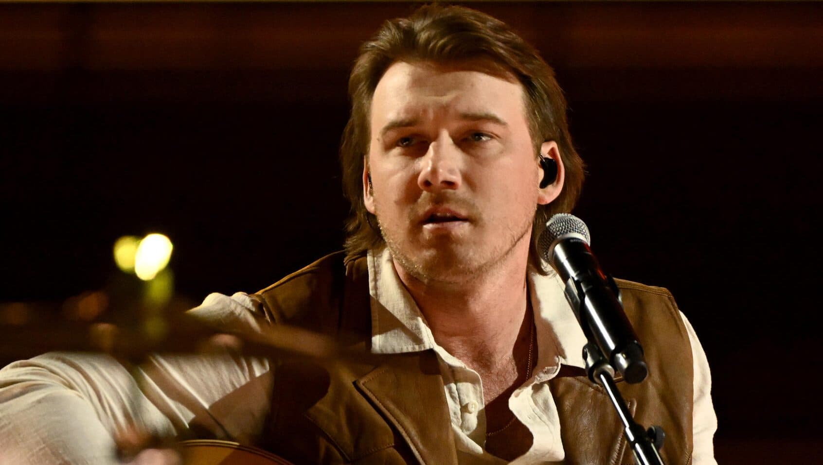 Morgan Wallen Flips Piano After Onstage Technical Difficulties At Denver Show