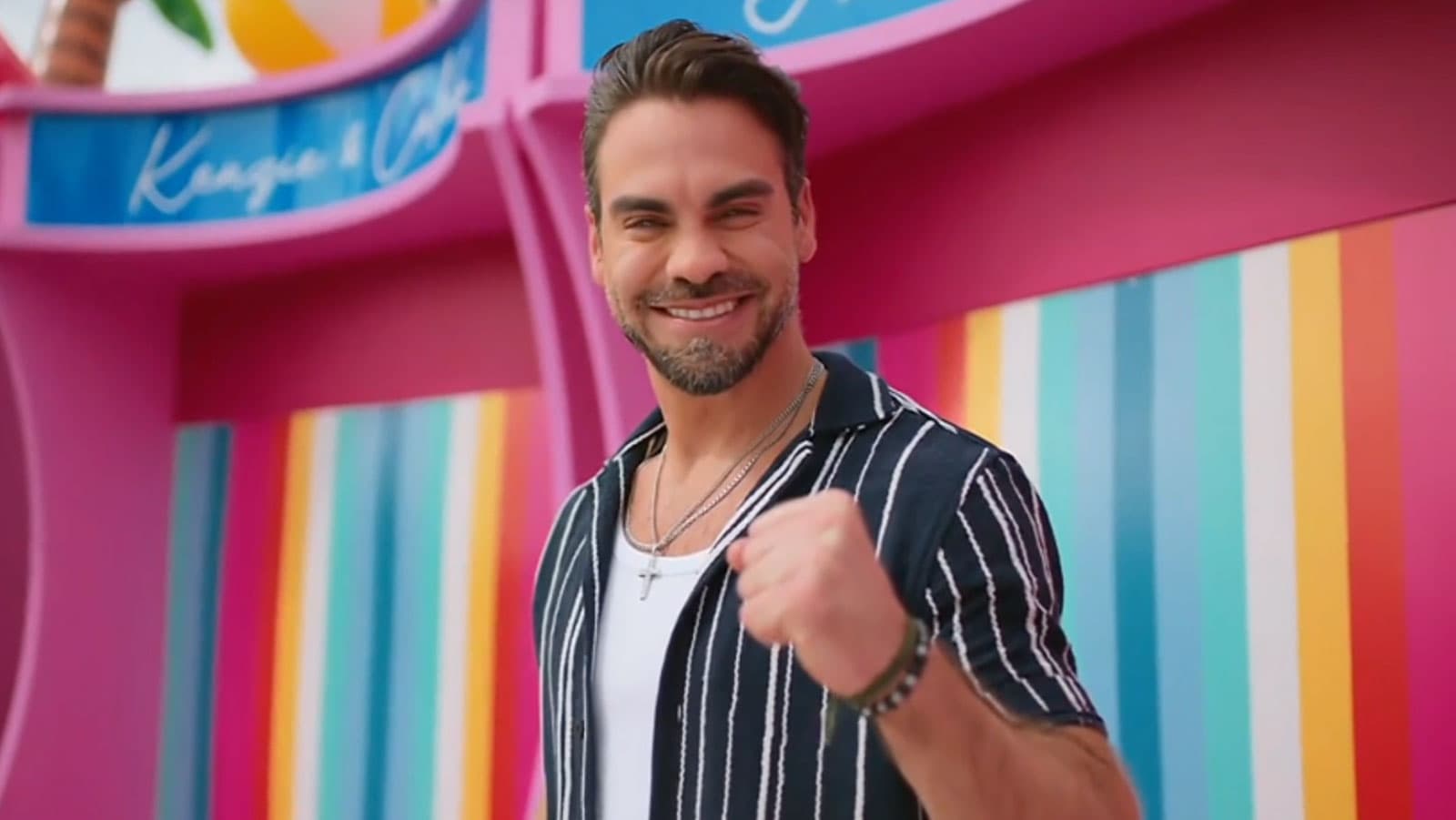 Frederik Oldenburg Makes ‘Love Island USA’ Debut To Host Challenge Tied To Telemundo & Peacock’s World Cup Coverage