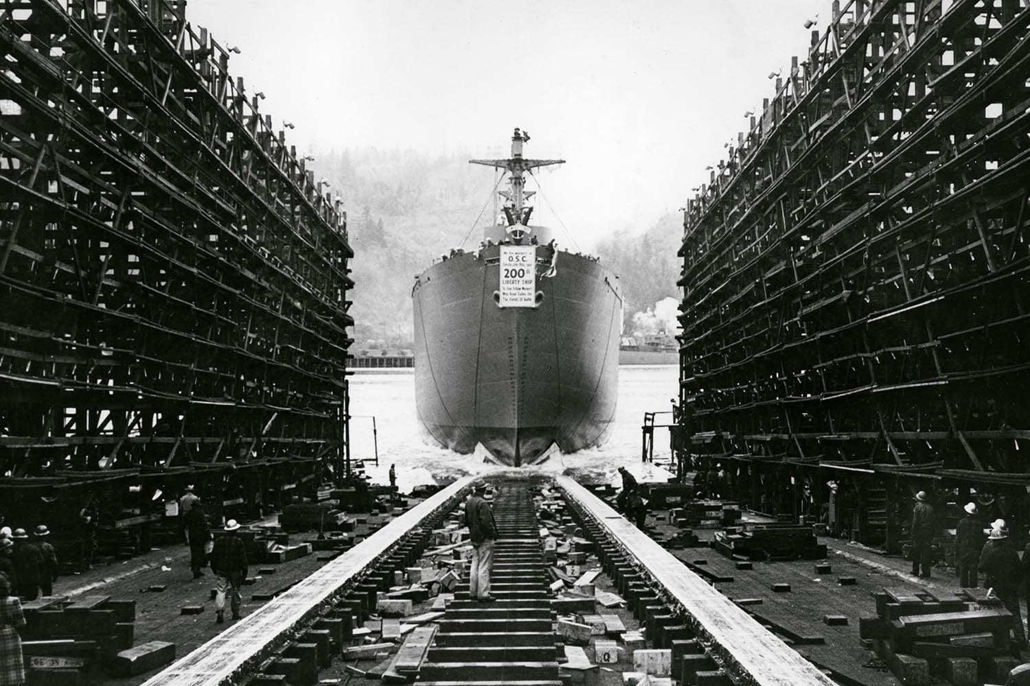 The Invisible Hand Won’t Rebuild U.S. Shipyards