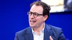 AI giant Anthropic announces plans to list on US stock market