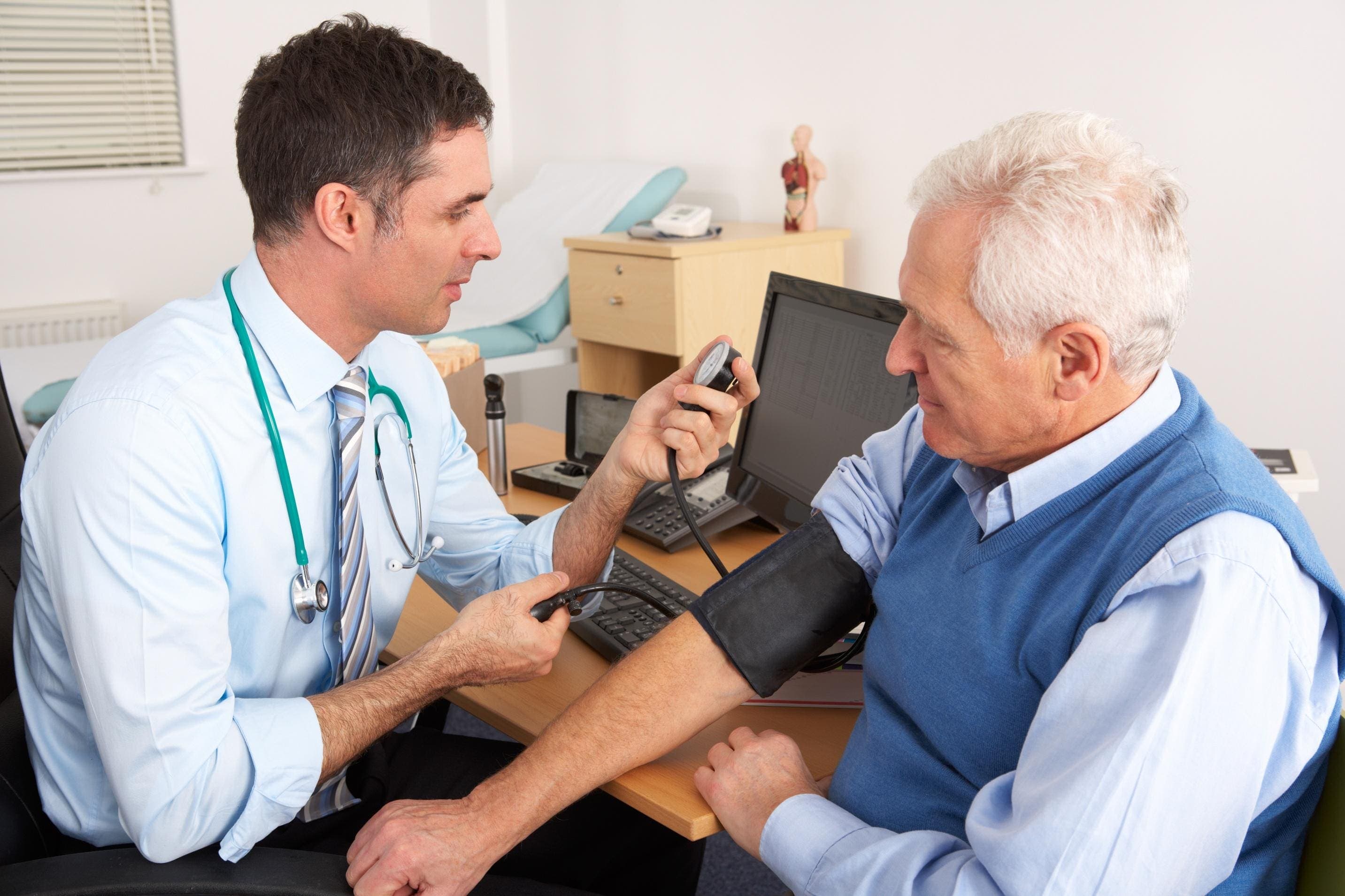 Primary Care Doctor Pay Hits $330,000 But Increase Lags U.S. Inflation