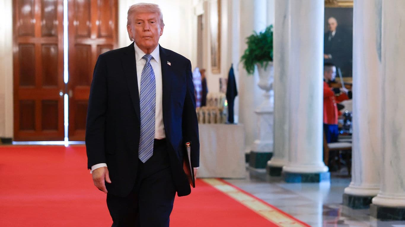 White House gave Iran private message before new Hormuz operation