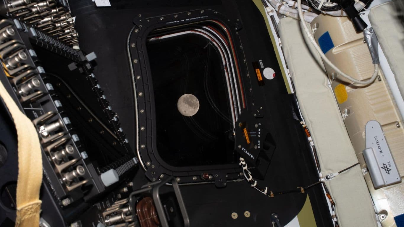 Artemis II just set a new distance-from-Earth record