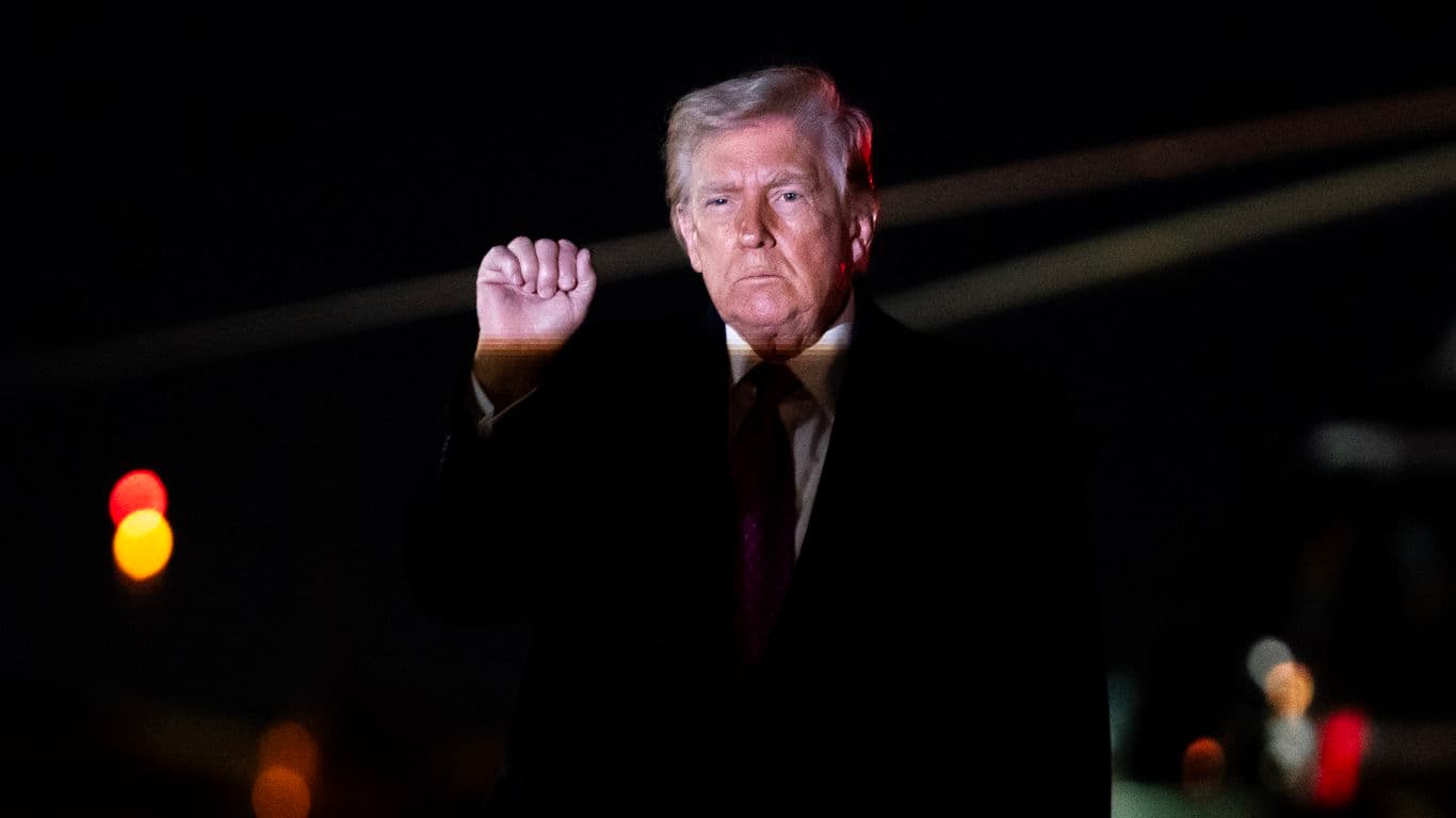 Trump to Axios: Iran deal possible by Tues., otherwise "I am blowing up everything"