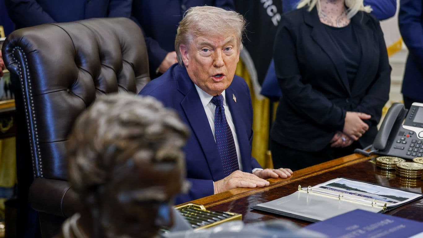 Scoop: Trump huddles with oil execs as Iran stalemate drags on