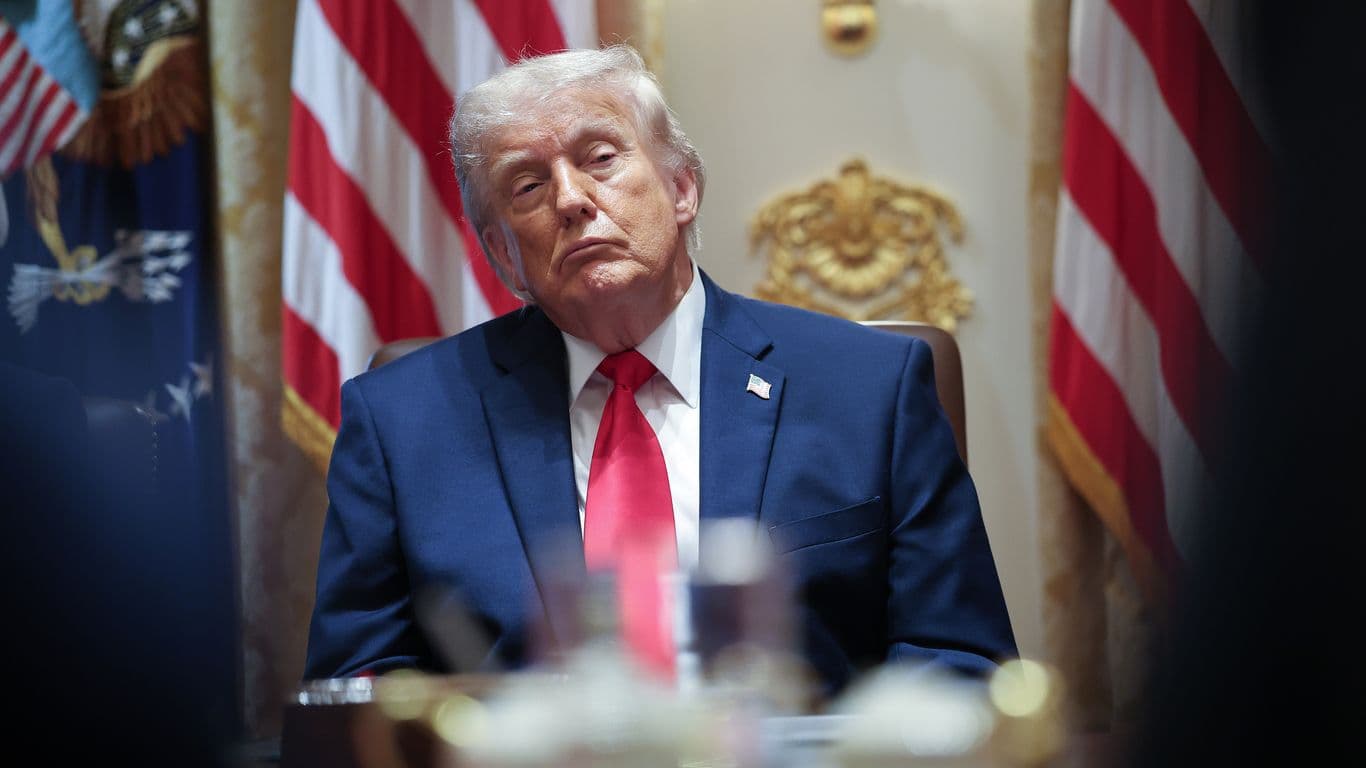 Trump meets team to decide on Iran deal