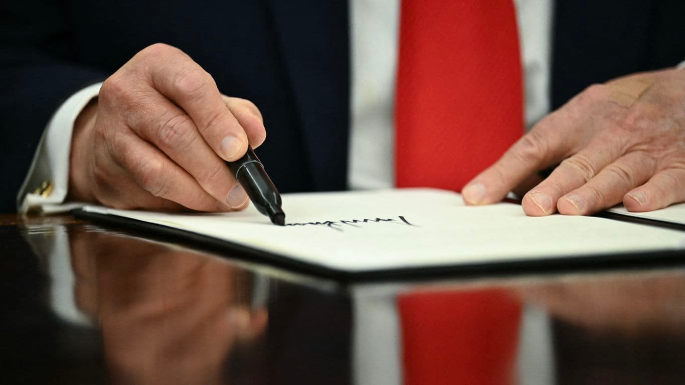 U.S., Iran expected to "electronically" sign agreement to end war Sunday