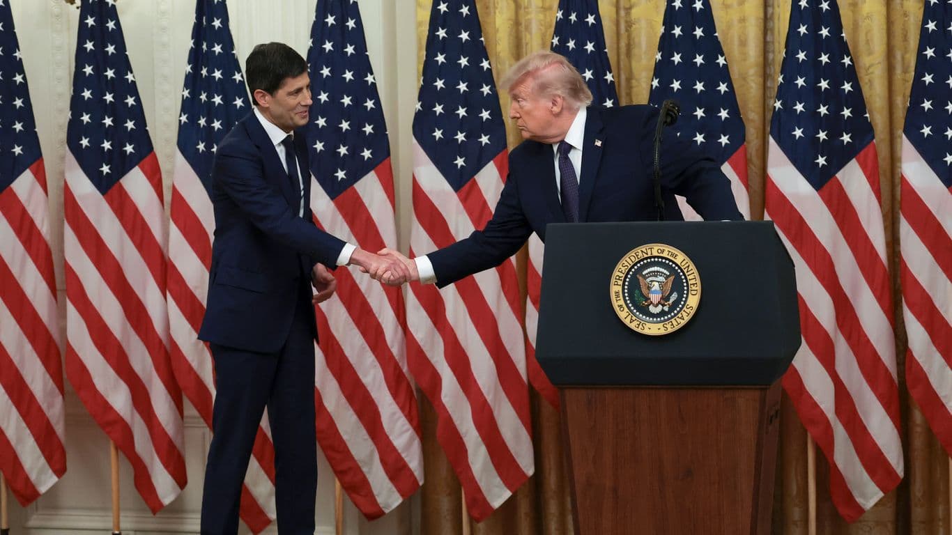 Trump to Fed chair Warsh: "Don't look at me, don't look at anybody"