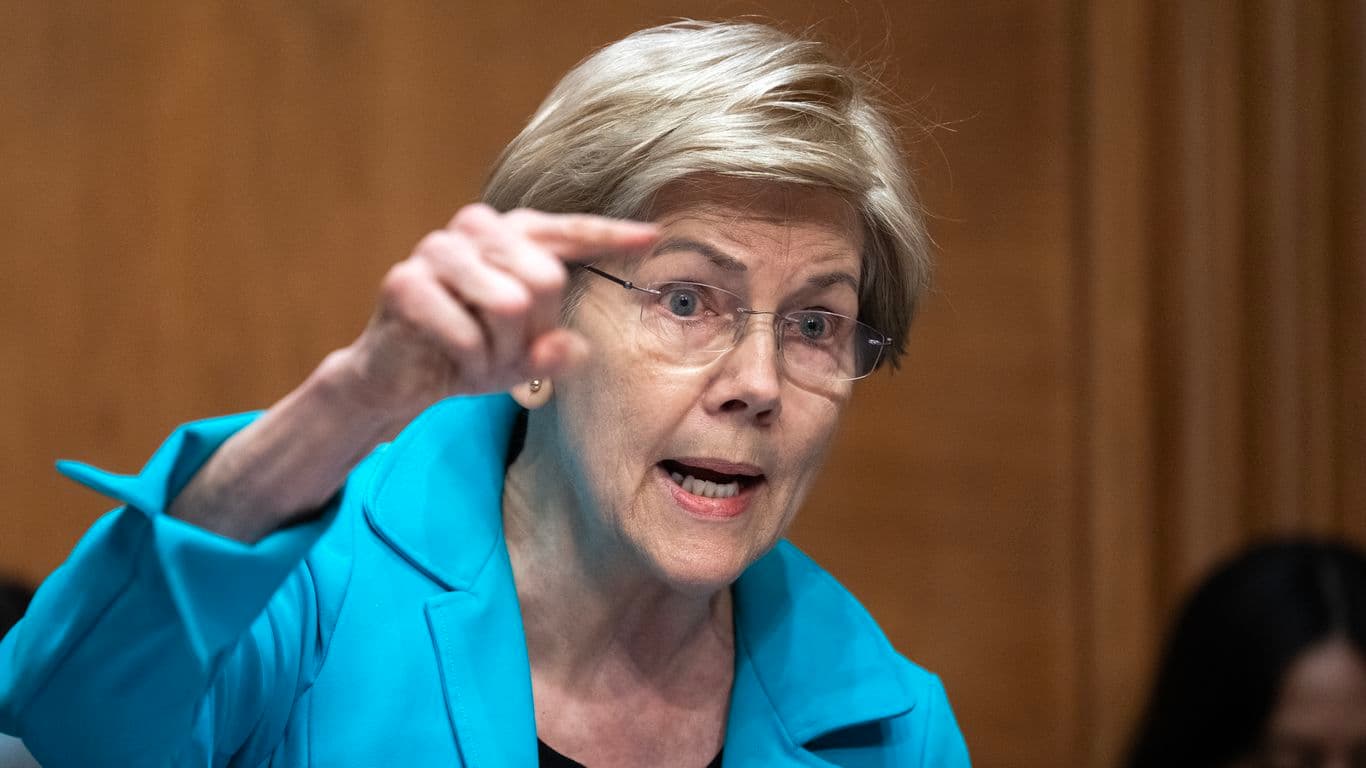 Scoop: Democrats eyeing 2028 bids court Warren