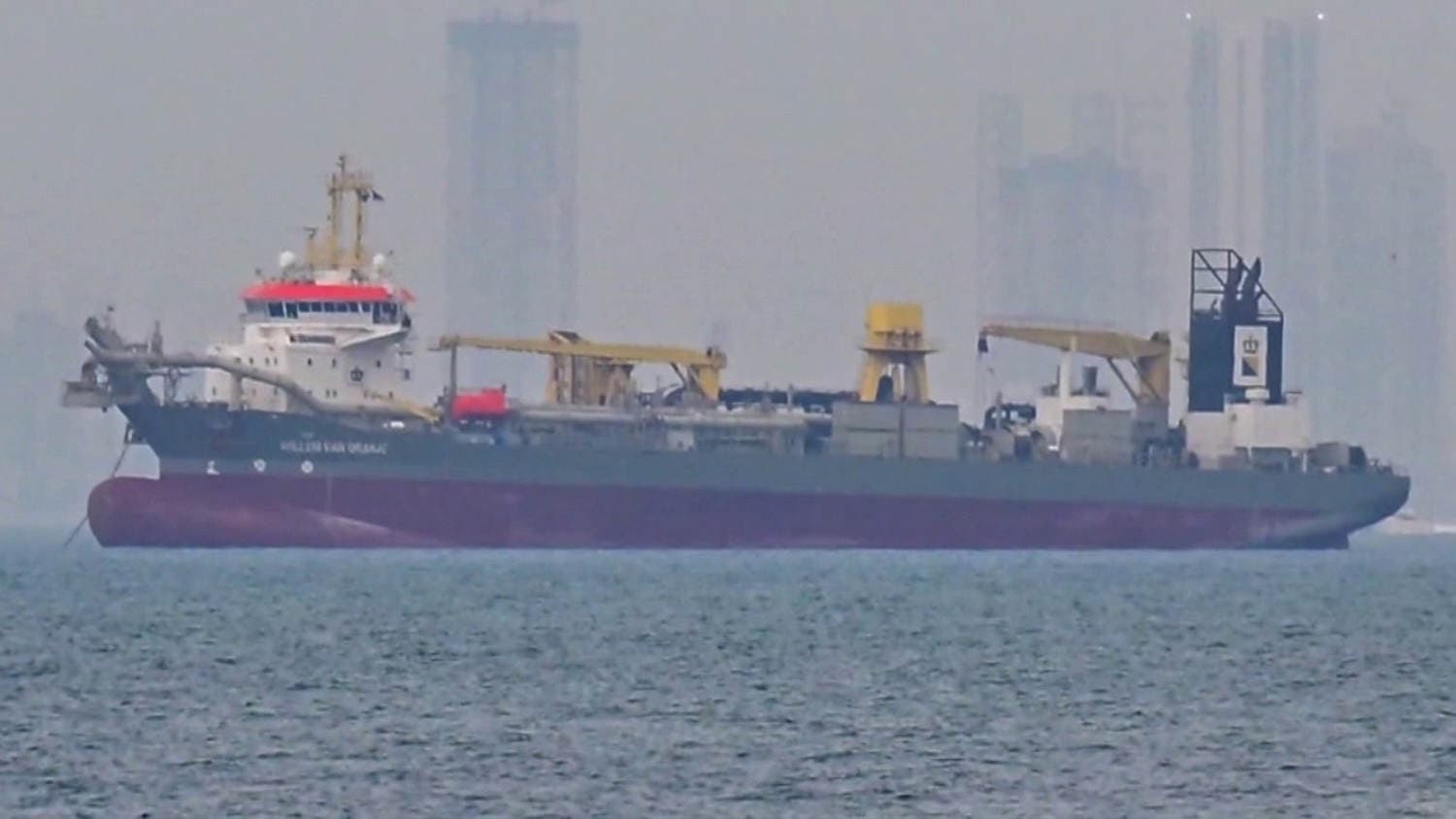 Iran Closes of Strait of Hormuz After Announcing Its Reopening