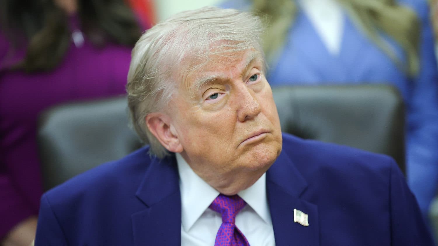 Trump Says Fragile US-Iran Ceasefire is on ‘Massive Life Support’