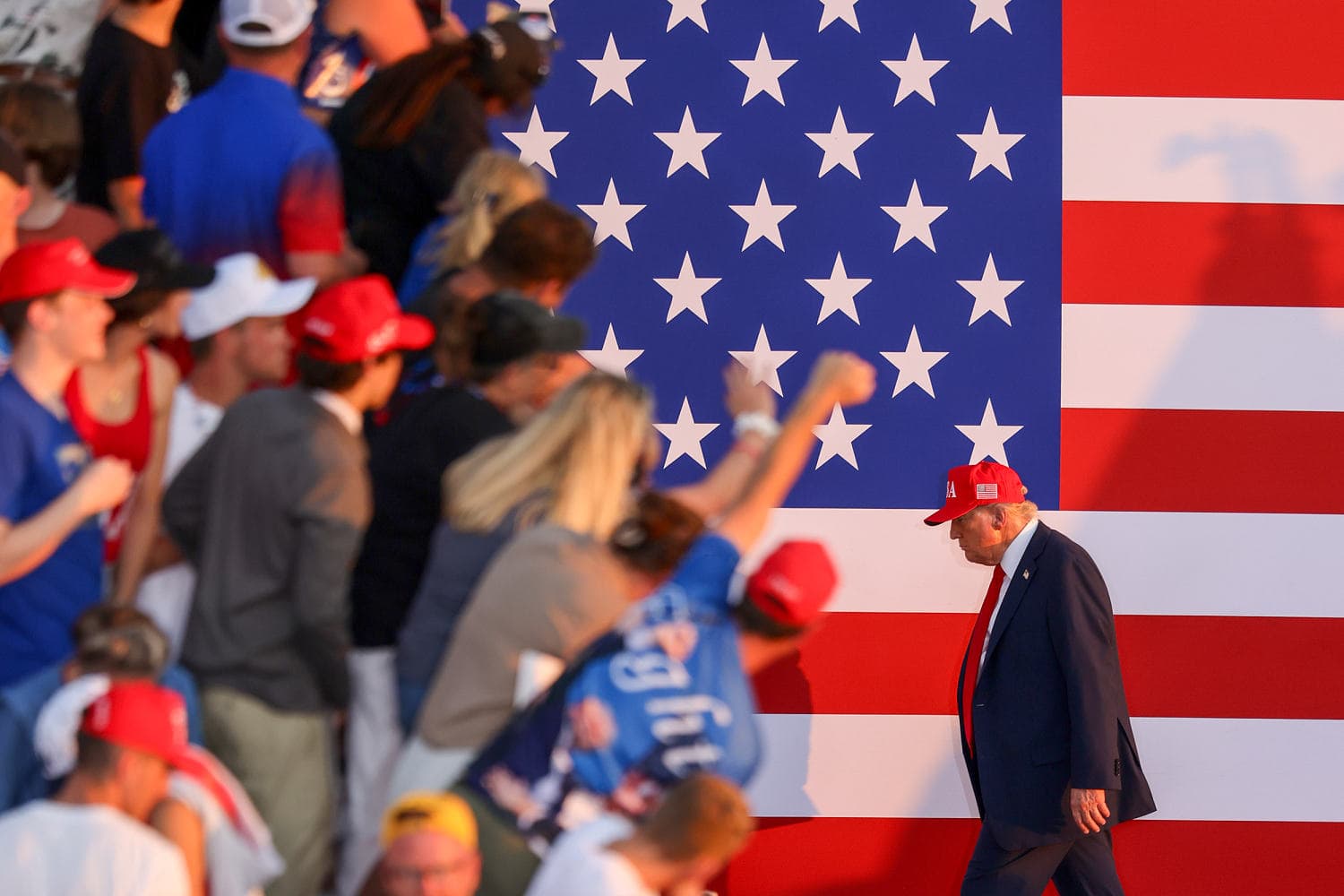 Trump aims to defeat dissident Republicans in key May primaries
