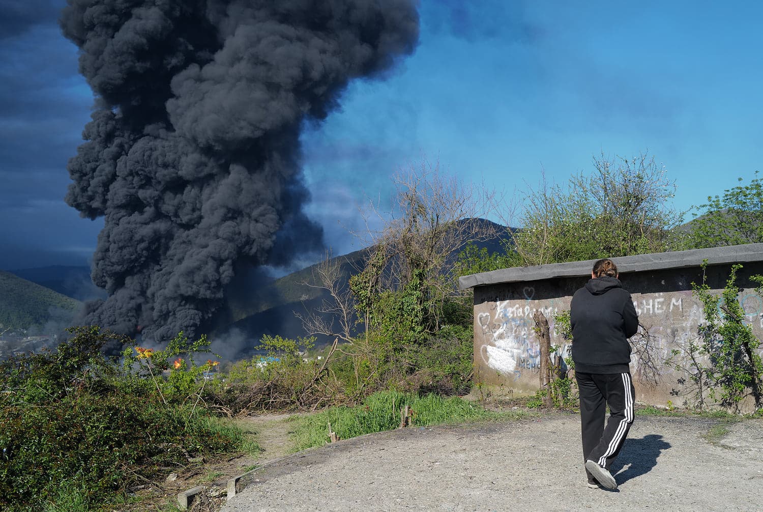 Oil rain and toxic fumes: Black Sea town faces environmental catastrophe as Ukrainian strikes rock Russia