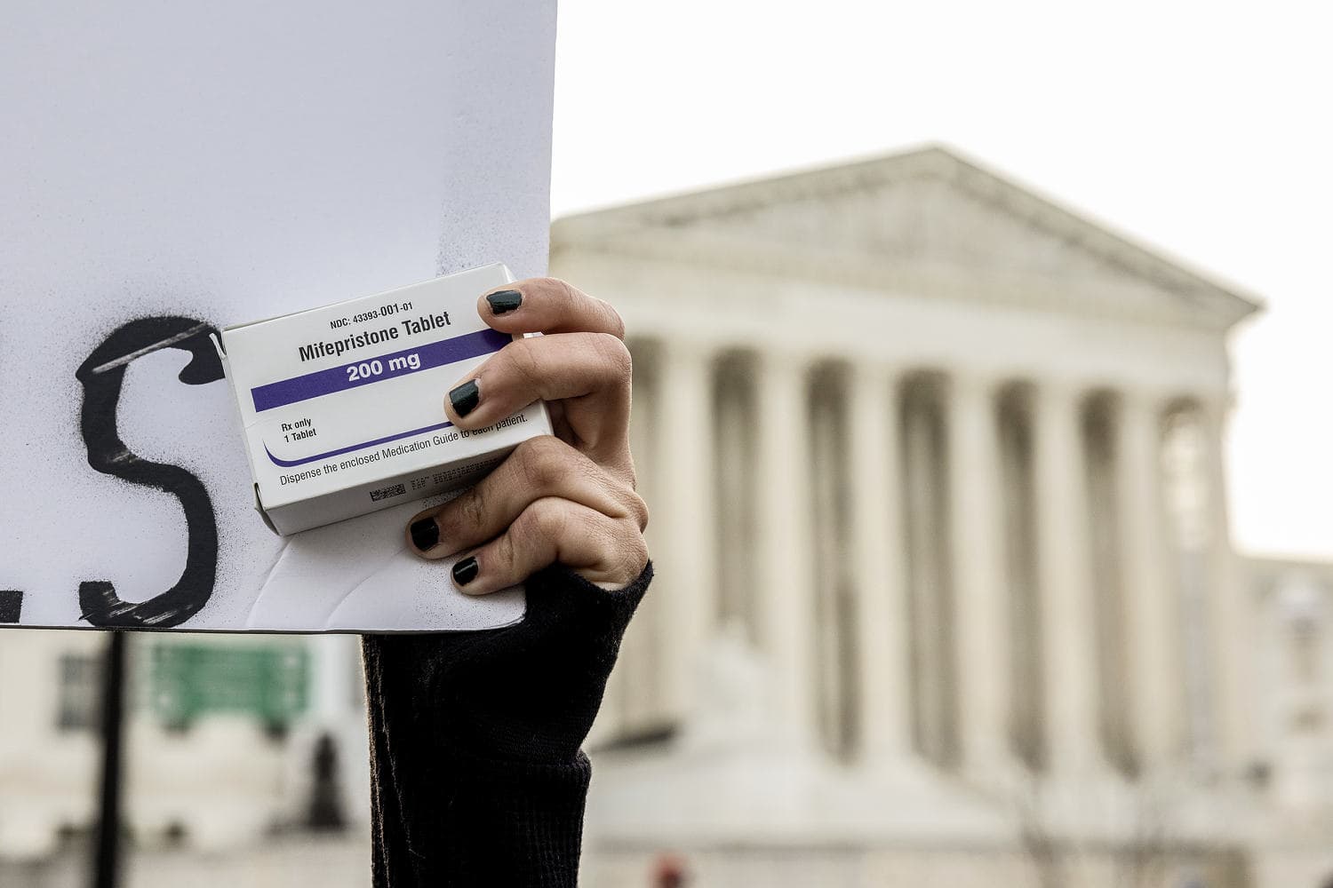 Supreme Court asked to pause ruling blocking telehealth and mail access to abortion pills