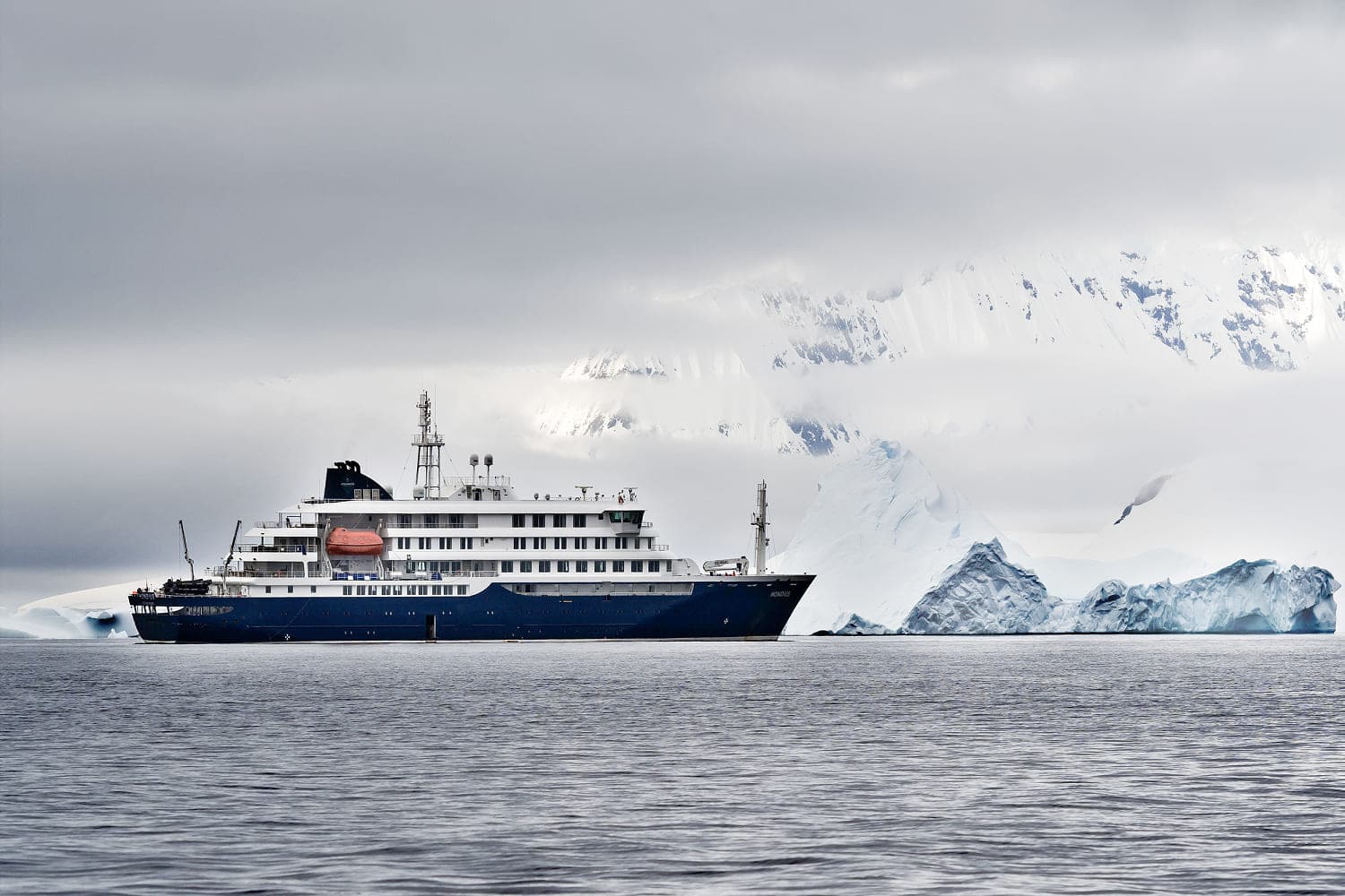 Suspected hantavirus infections leave 3 dead, several ill on a cruise ship in the Atlantic